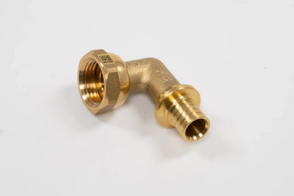 Rehau Уголок В 16-G 1/2 MХ с нак. гайкой